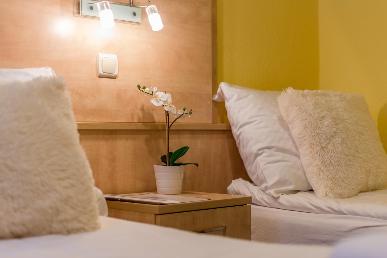 Salgo Hotel Шальготарьян Экстерьер фото